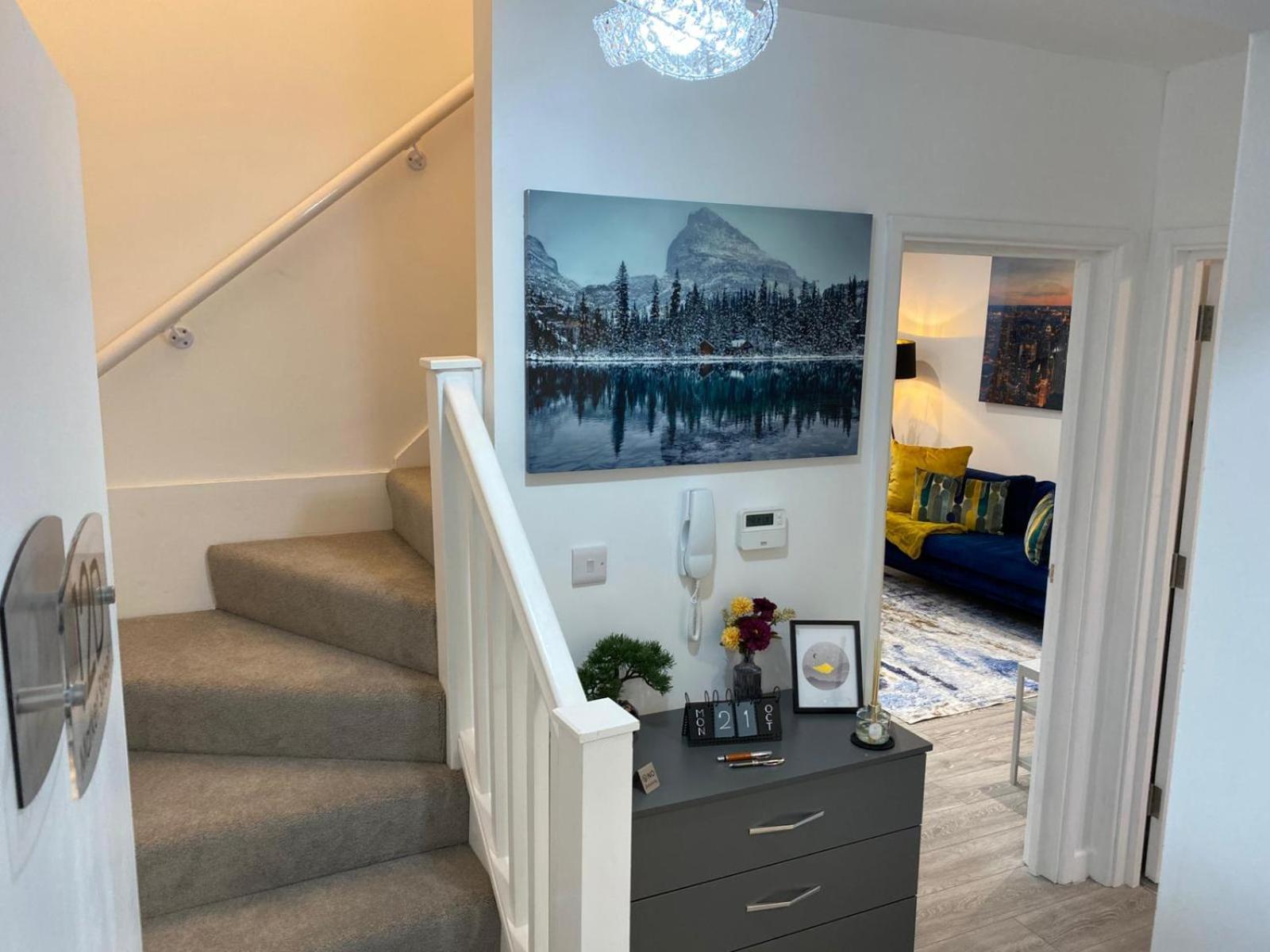 Stylish Apartment In Watford Γουάτφορντ Εξωτερικό φωτογραφία
