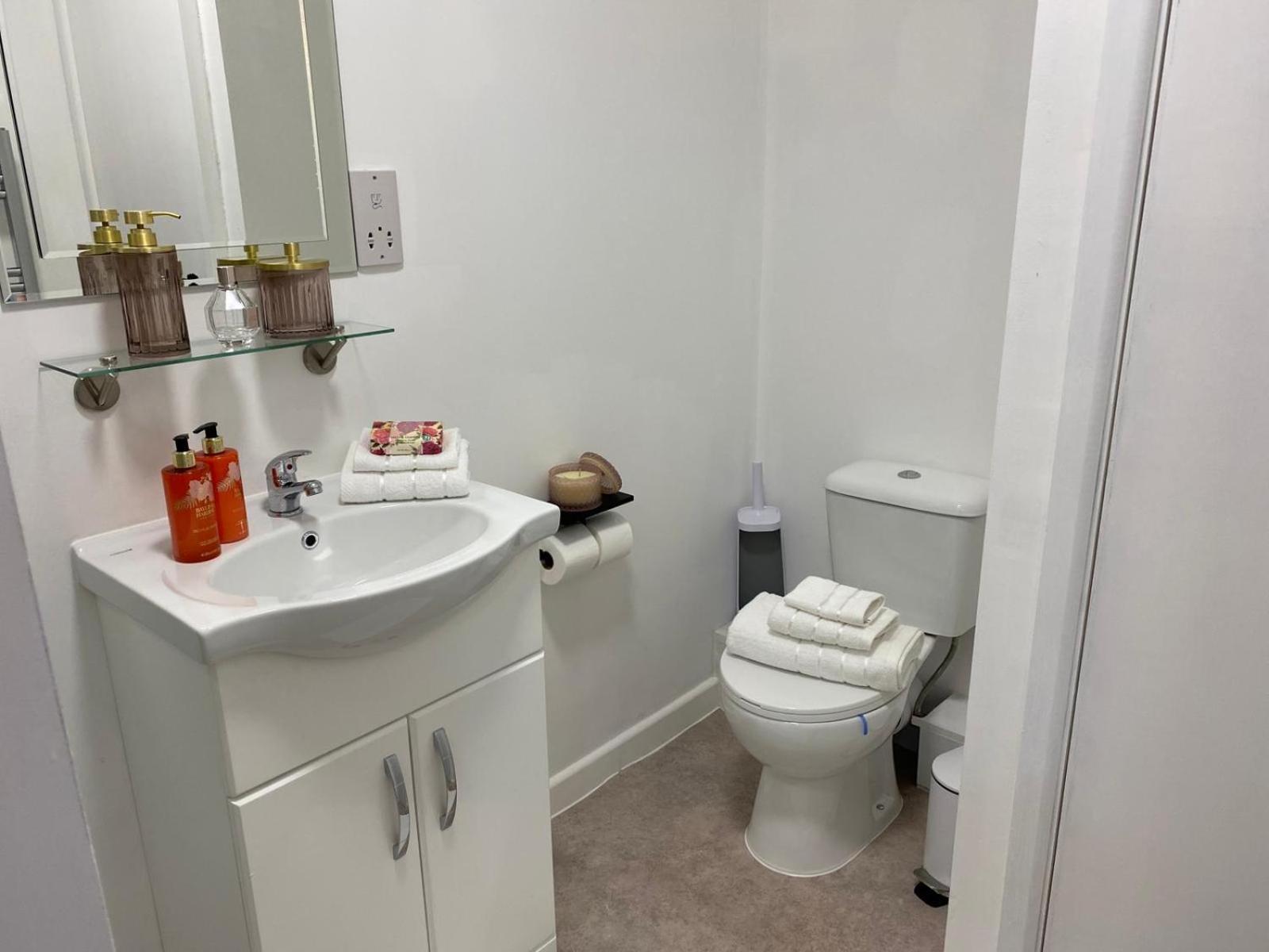Stylish Apartment In Watford Γουάτφορντ Εξωτερικό φωτογραφία